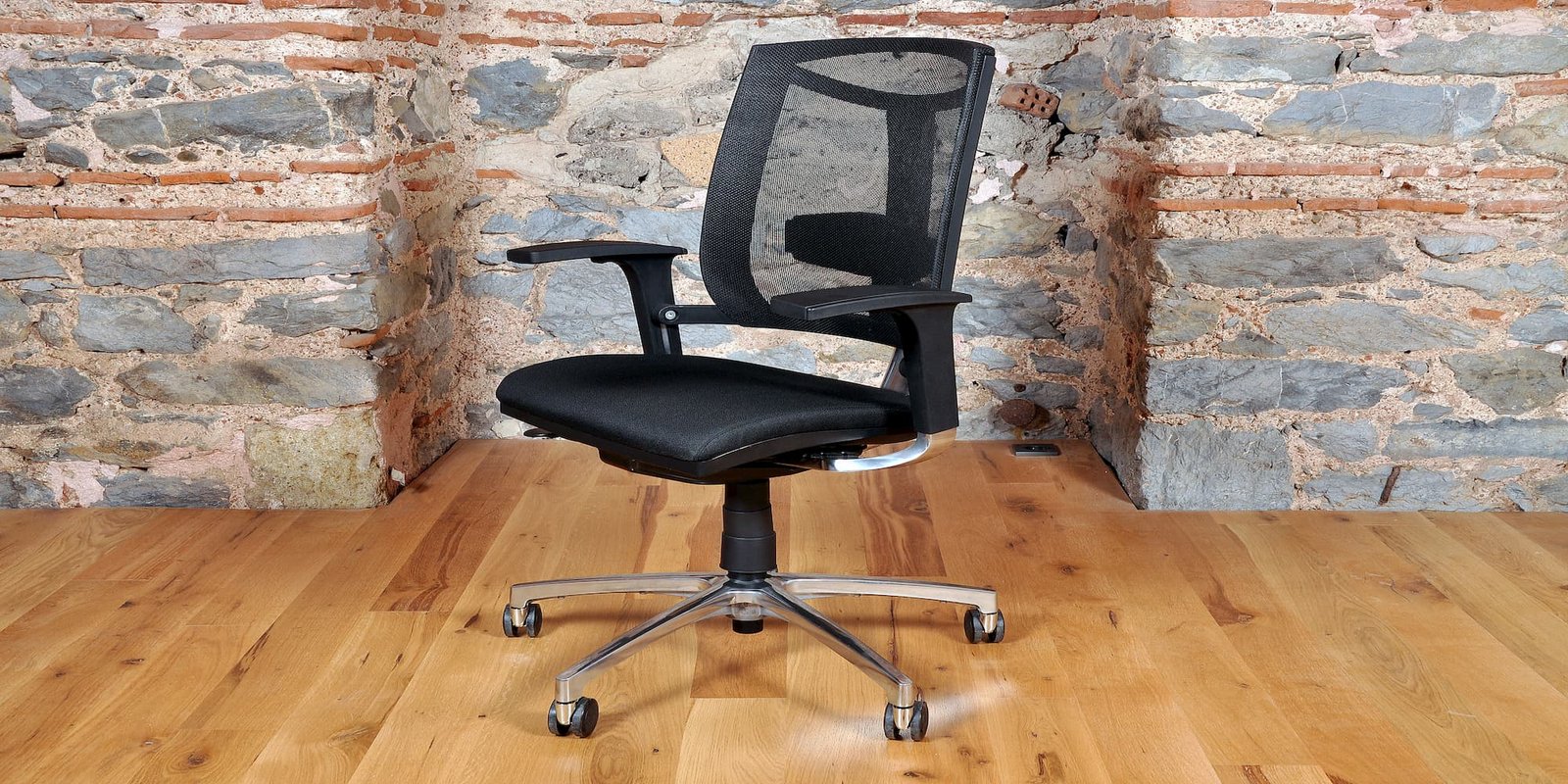 12 Best & Cheap Office Chairs in Singapore From $49 (2020)